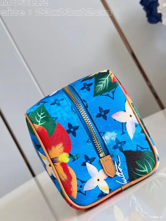 VUITTON LOUIS DOPP bag-23*13*12CM LOCKER KIT 0502